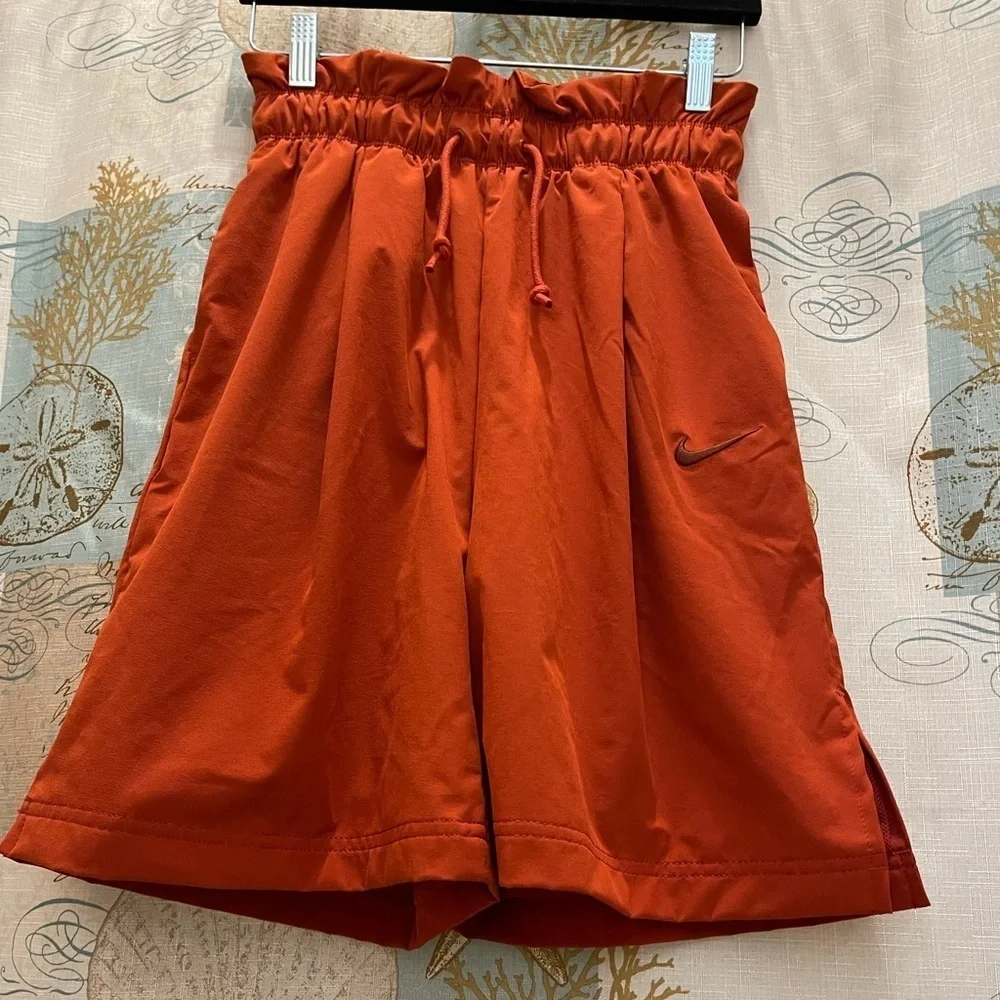 Nike nwt women’s